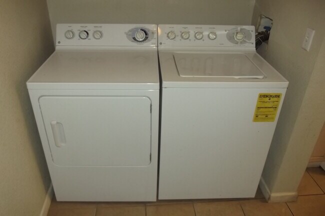 Building Photo - Northwest