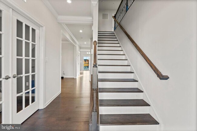 Building Photo - 311 Sunrise Ct