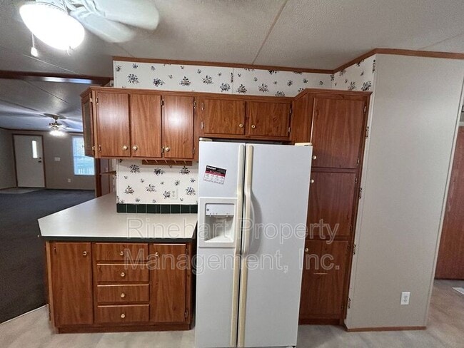 Building Photo - 5035 Park Creek Dr