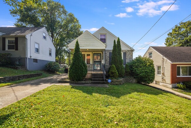 Building Photo - Charming 4 Bedroom Cape Cod close to Audub...