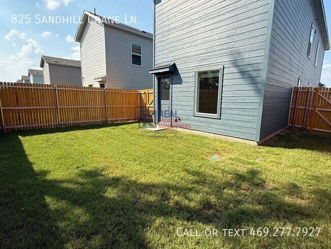 Building Photo - 825 Sandhill Crane Ln