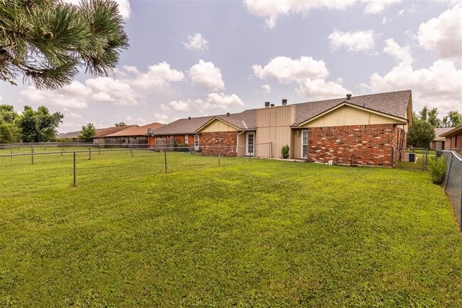 Building Photo - 231 Barrett Pl