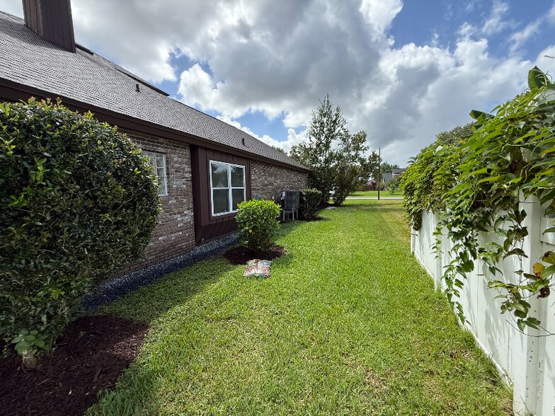 Building Photo - 2355 Abalone Blvd