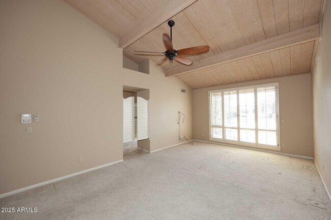 Building Photo - 9969 E Bayview Dr