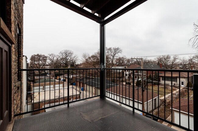 Building Photo - 1426 W Jonquil Terrace