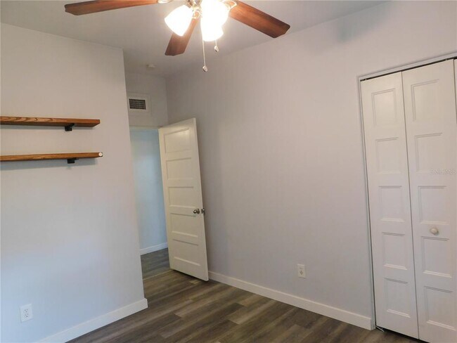 Building Photo - 2252 Howard Dr