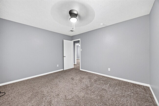 Building Photo - 20722 Fair Castle Dr