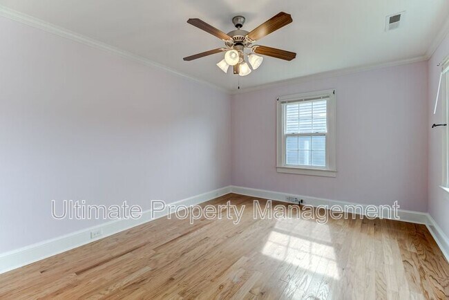 Building Photo - 2113 Jackson St