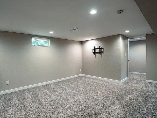 Building Photo - Remodeled 3 bedroom, 3 bath home with additional non-conforming bedroom in basement
