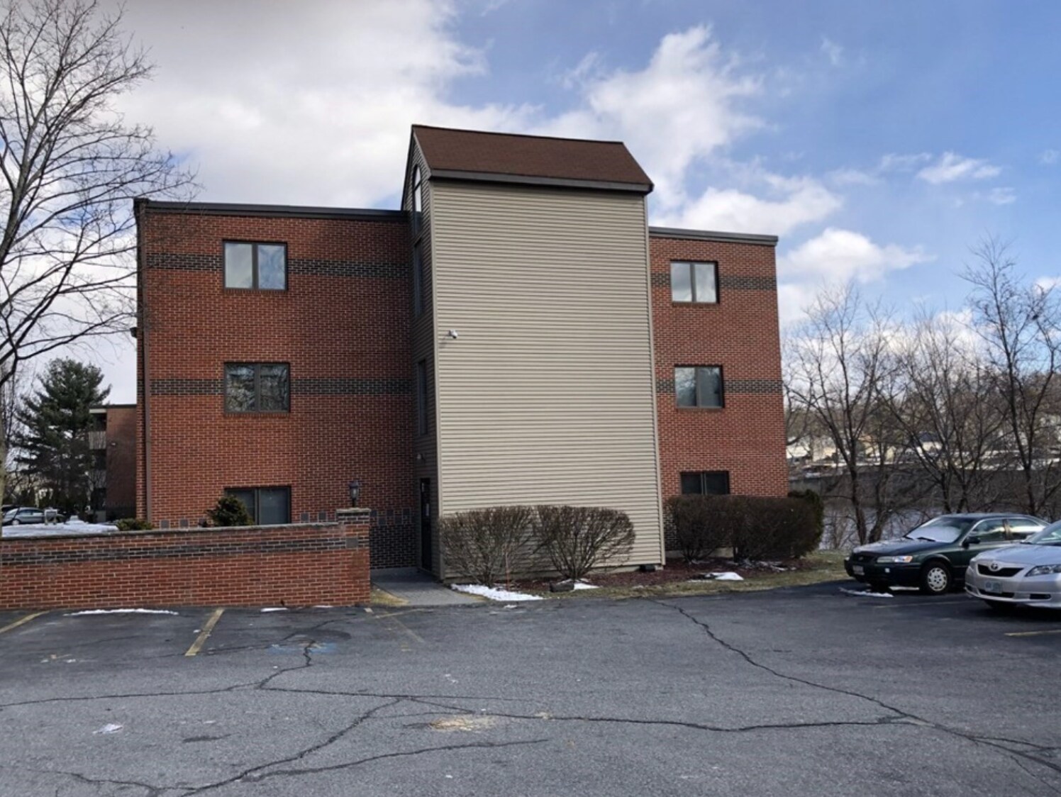 Building Photo - 333 1st St