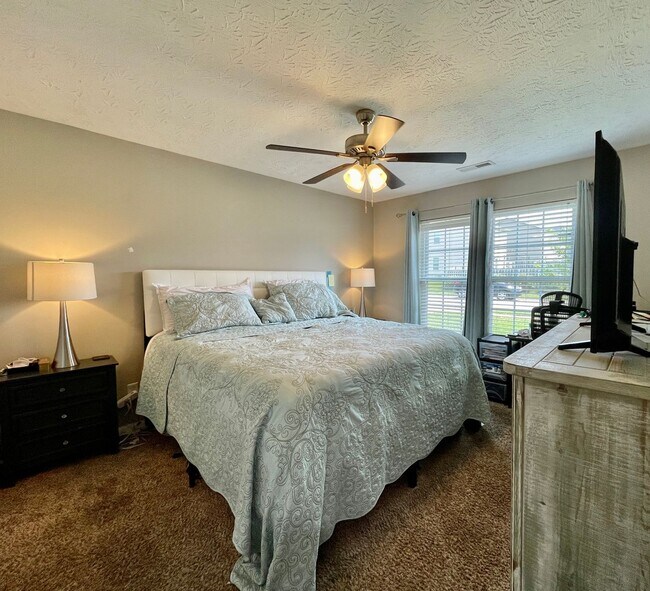 Building Photo - 2948 Sullivans Trce