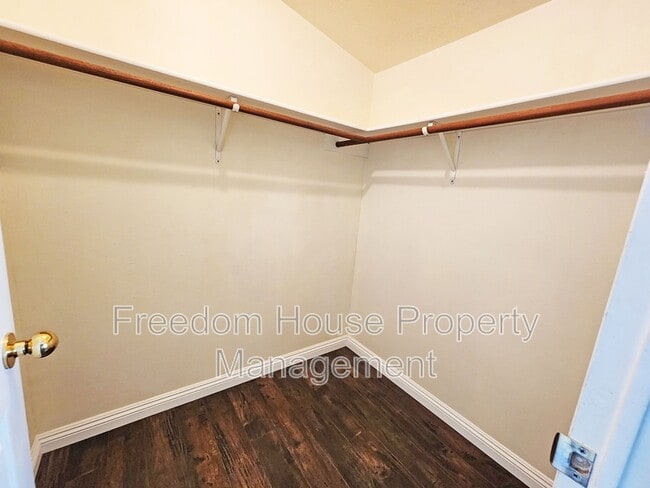 Building Photo - 1270 Landmark Ave