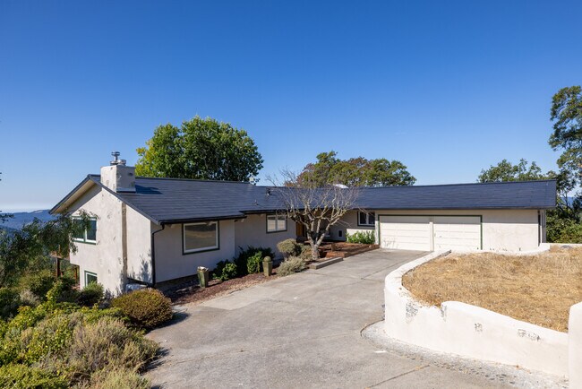 Building Photo - 22533 Majestic Dr