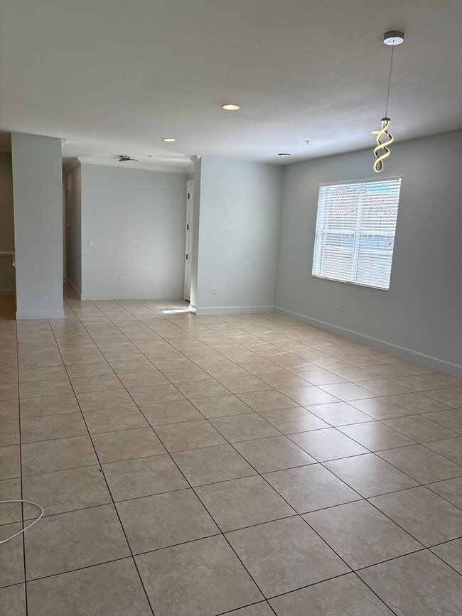 Building Photo - Cypress Reserve - 3 bedroom 2 bath townhouse