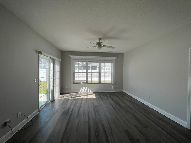 Building Photo - 711 Hobonny Lp