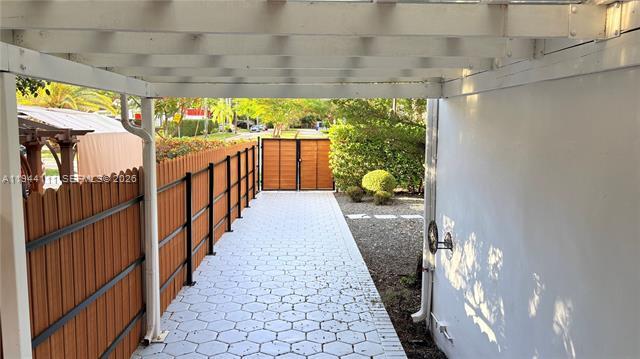 Building Photo - 2301 S Miami Ave