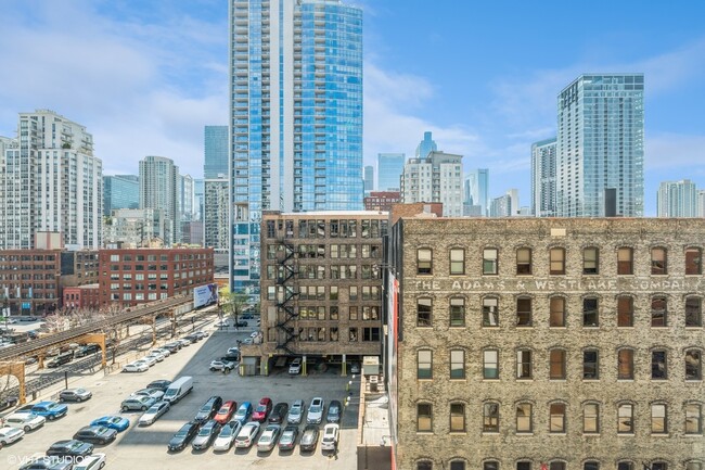 Building Photo - 630 N Franklin St