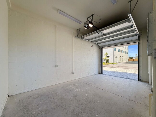 Building Photo - 334 14th St N