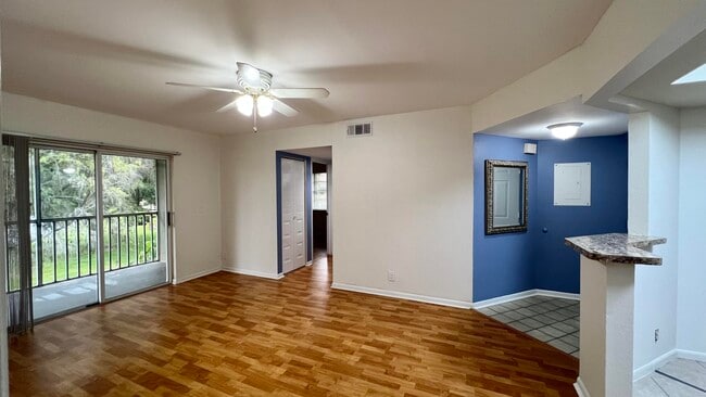 Building Photo - 1532 SE Royal Green Cir