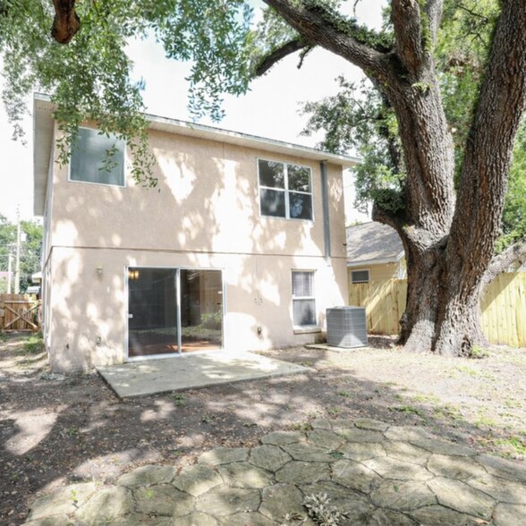 Building Photo - 835 McFall Ave