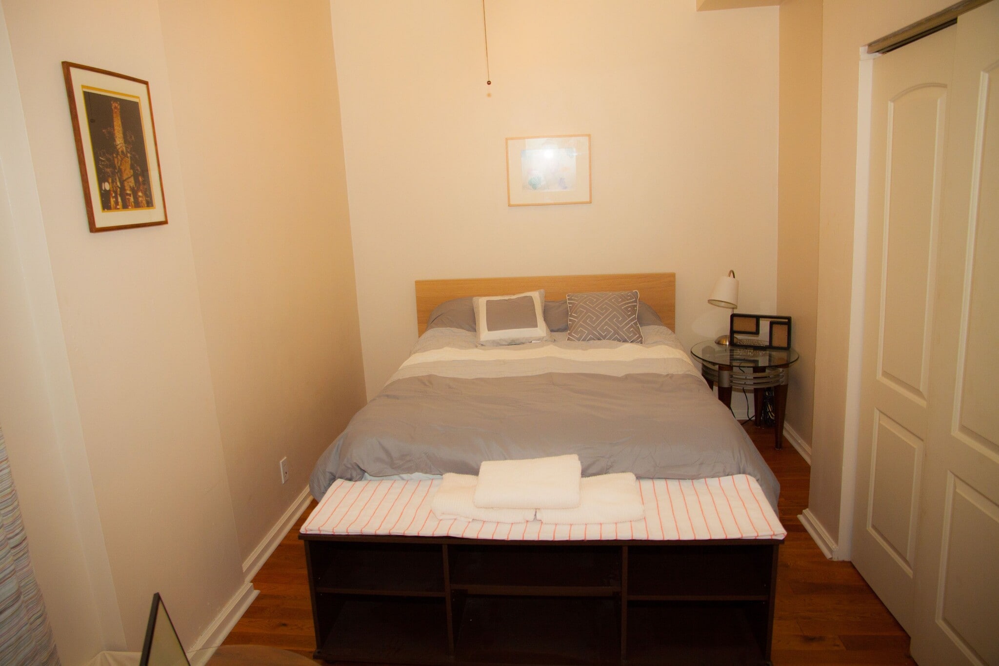 Middle bedroom, queen bed - 3443 Sheffield N Ave