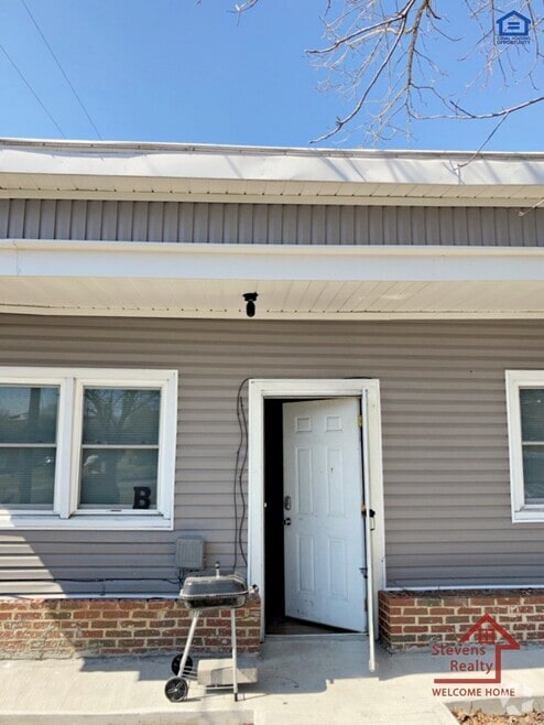 Building Photo - 1502 N Dixie Ave