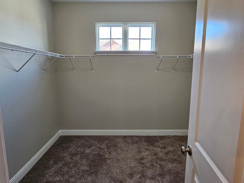 Building Photo - 7212 Cherry Creek Blvd