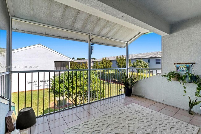 Building Photo - 2626 SE 20th Ct