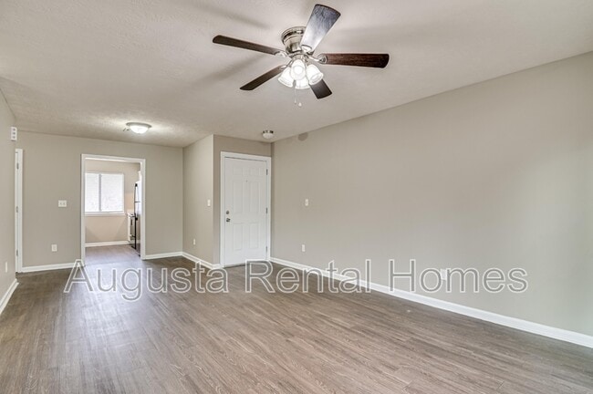 Building Photo - 3004 Strickland Ct