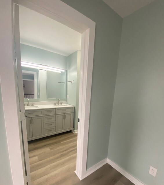 Building Photo - 404 St James St