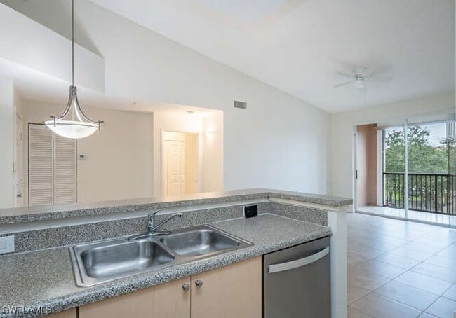 Building Photo - 1220 Reserve Way