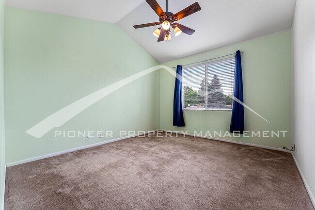 Building Photo - 8500 E Jefferson Ave