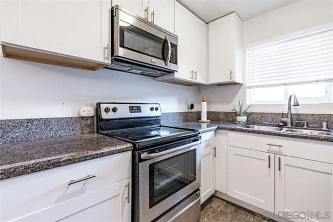 Building Photo - Remodeled Condo in Normal Heights!