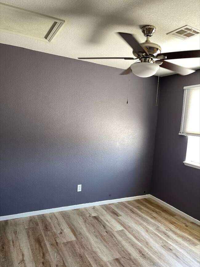 Building Photo - Adorable Condo in Summerhills Community!