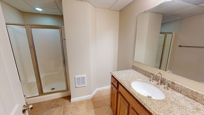 Building Photo - Beautiful 4 Bedroom with finished basement...