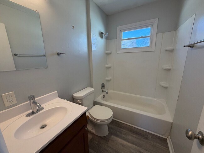 Building Photo - 805-807 Georgia Ave Akron OH 44306 MFH2 .T2