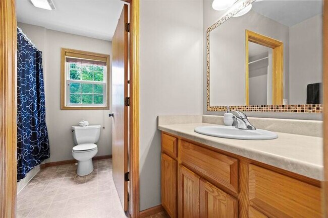 Building Photo - 1206 Meadow Sweet Dr