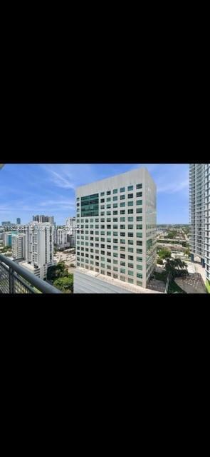 Building Photo - 690 SW 1st Ct