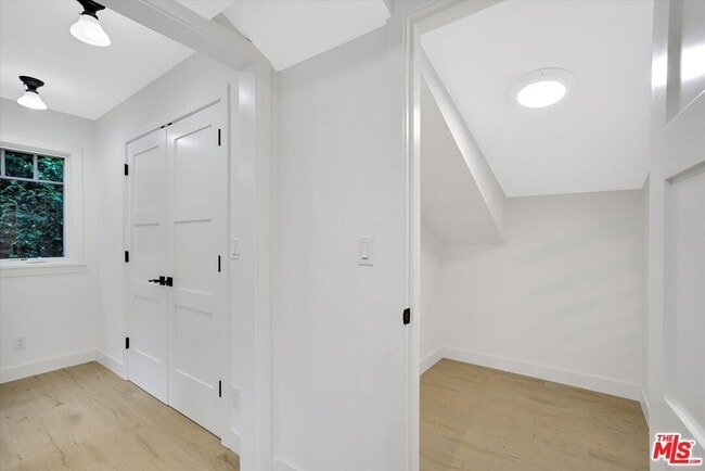 Building Photo - 245 21st St