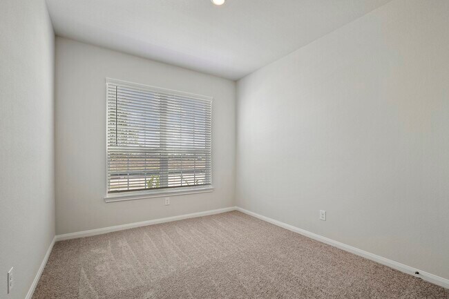 Building Photo - 8930 Ice Quartz Dr