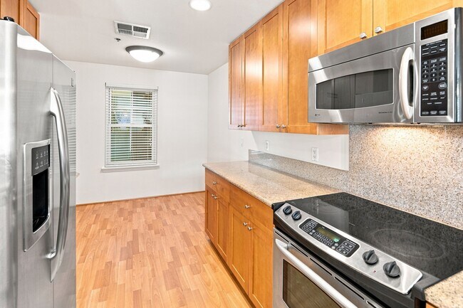 Building Photo - 520 Lunalilo Home Rd