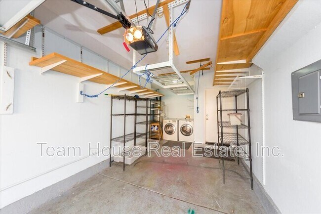 Building Photo - 28440 Mirabelle Ln