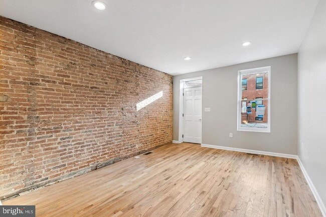 Building Photo - 1534 S Charles St