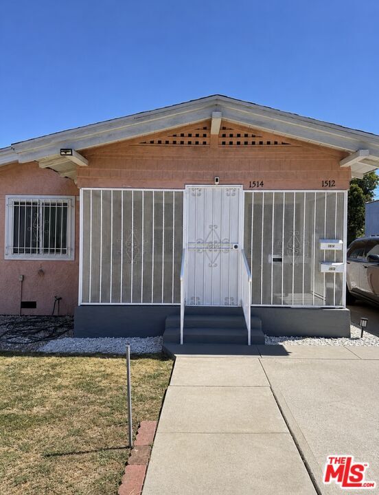 Building Photo - 1512 W 103rd St