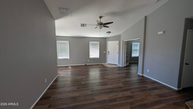 Building Photo - 1377 E Pryor Rd