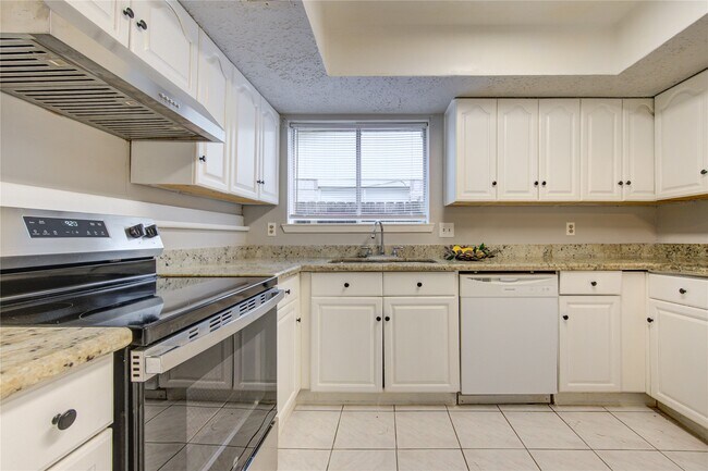 Building Photo - 10514 Rancho Bernardo Ln