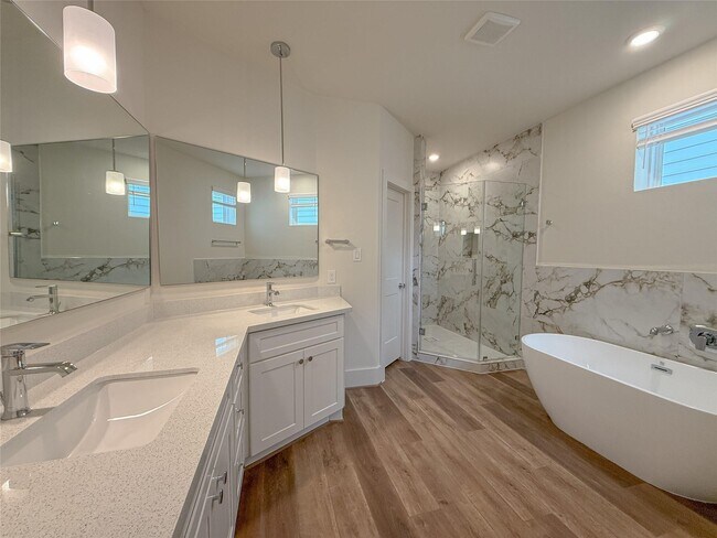 Building Photo - 881 Rachel St