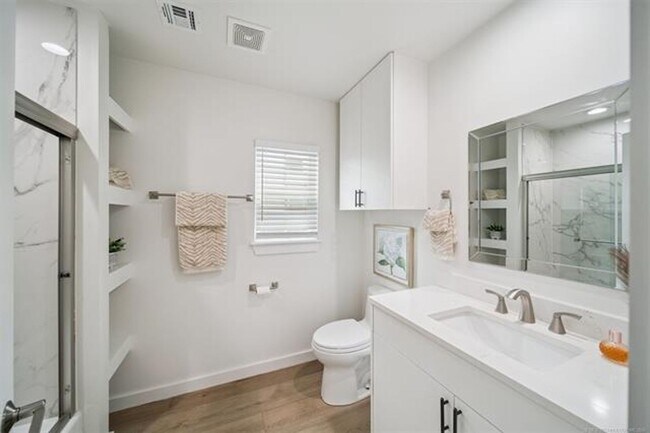 Building Photo - Gorgeous updated and modern open layout