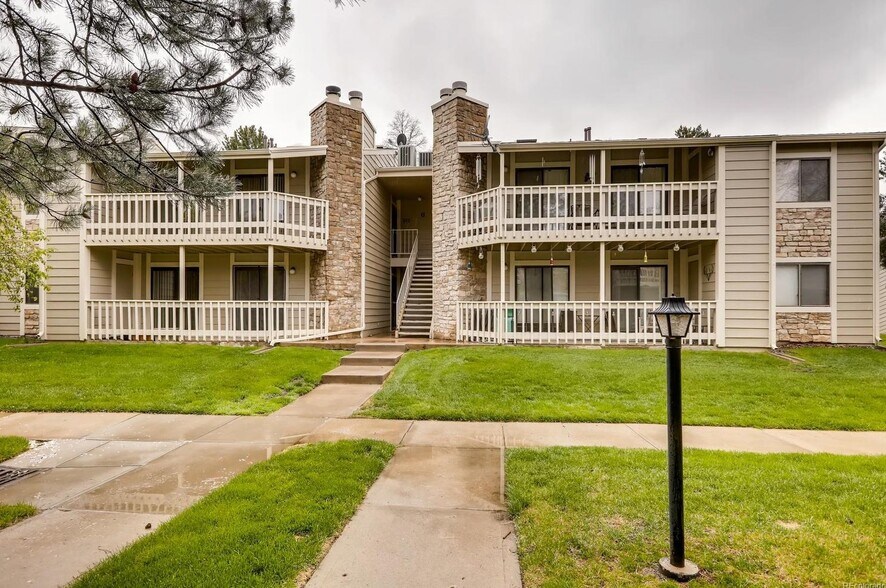 Building Photo - 8225 Fairmount Dr