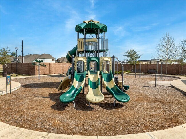 Building Photo - 15415 Surrey Pines Ln
